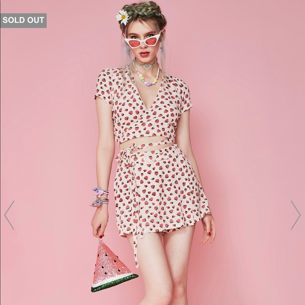 sugar thrillz strawberry wrap skort